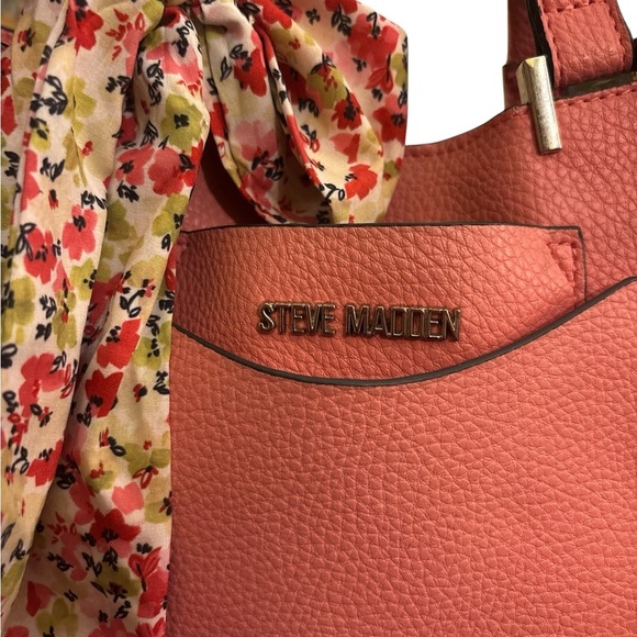 Steve Madden Salmon Tote Satchel + Removable Wristlet Pouch - Picture 10 of 11